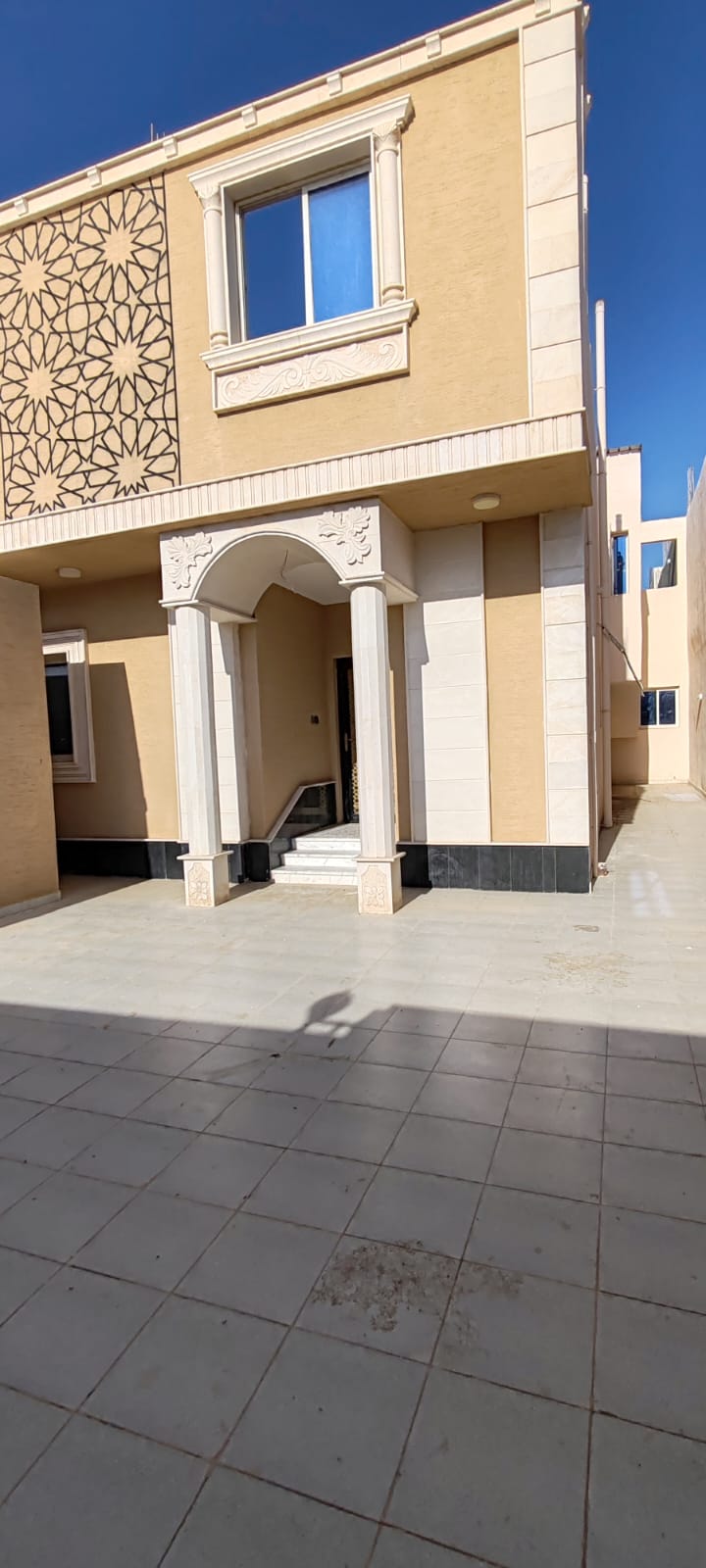  ادوار للبيع بمخطط المحيسن 