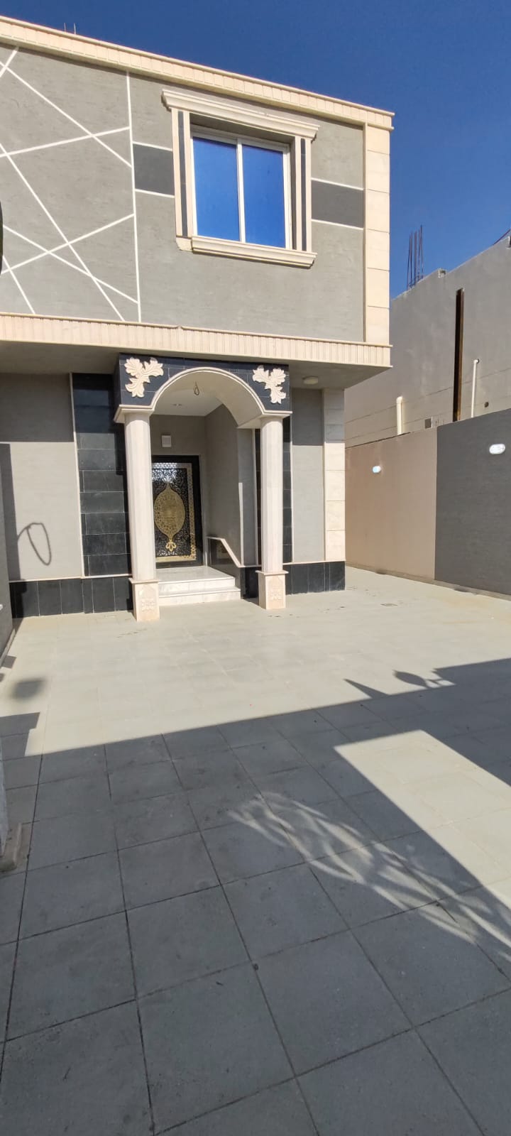  ادوار للبيع بمخطط المحيسن 