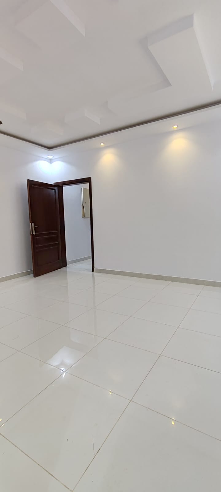  ادوار للبيع بمخطط المحيسن 