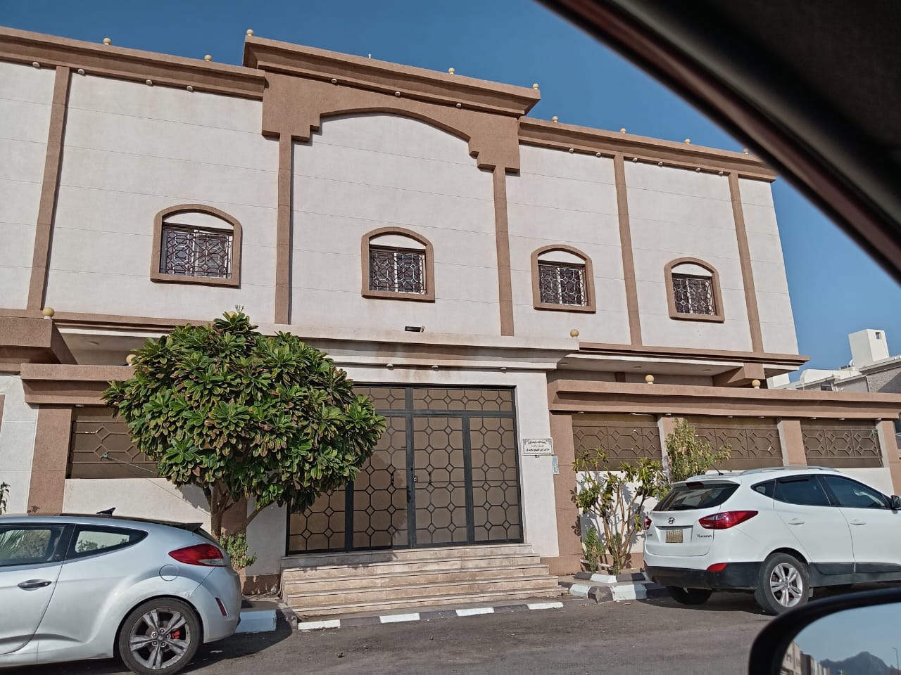 عمارة سكنية للبيع مخطط الملك فهد ( الصفوة )