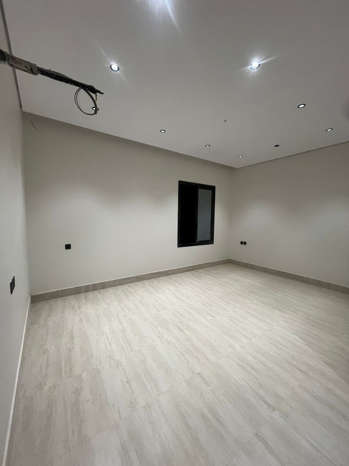 عمارة سكنية للبيع مخطط شرق الشفا ( البدراني ) 