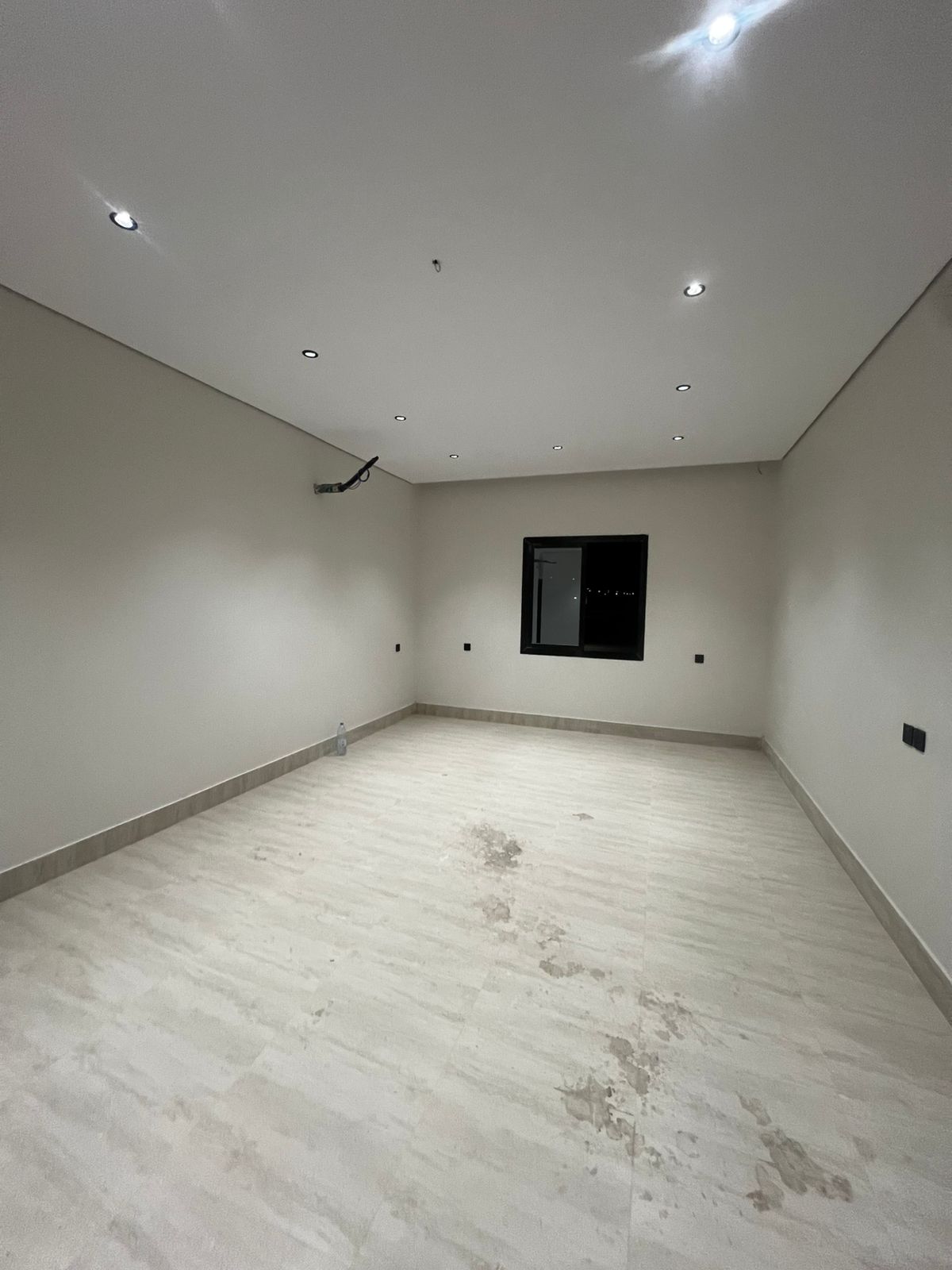 عمارة سكنية للبيع مخطط شرق الشفا ( البدراني ) 