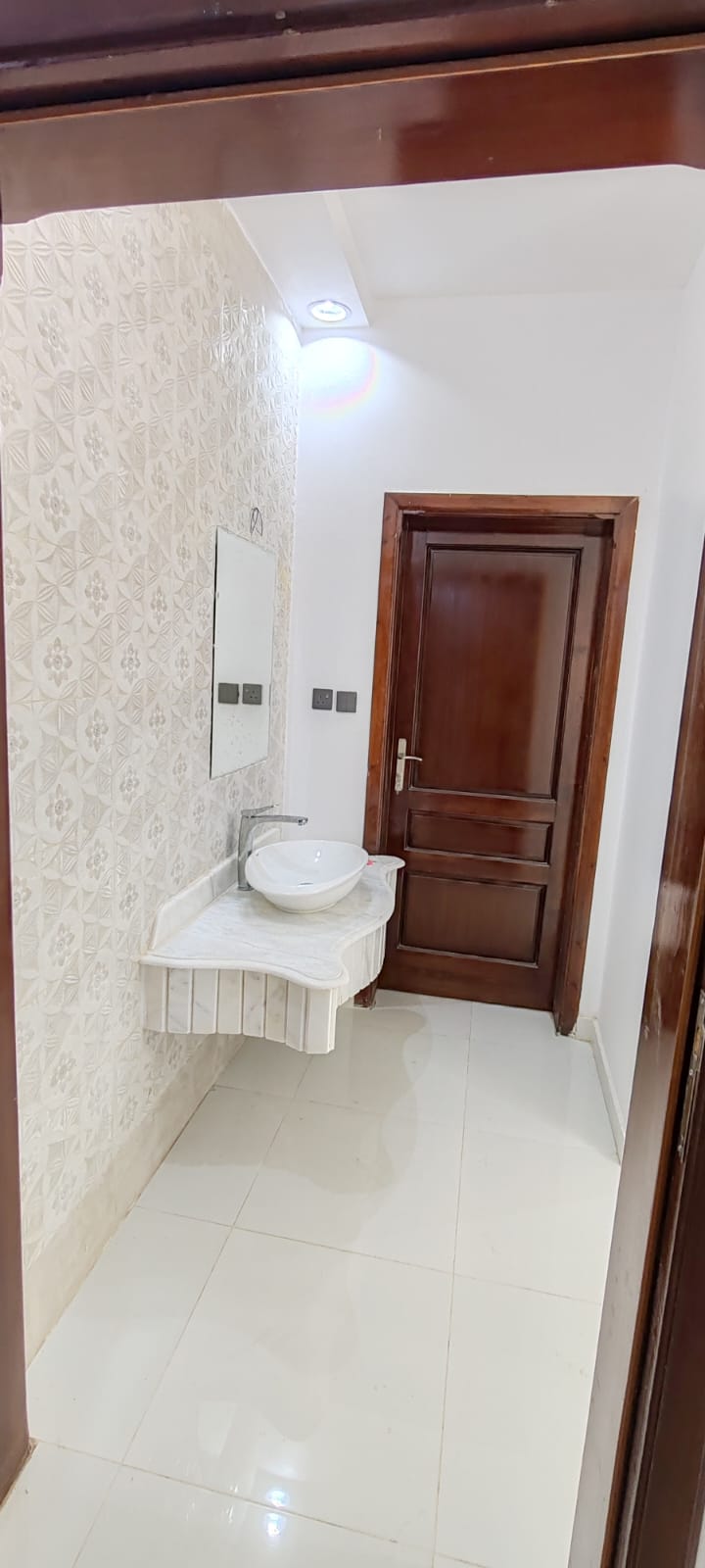  ادوار للبيع بمخطط المحيسن 