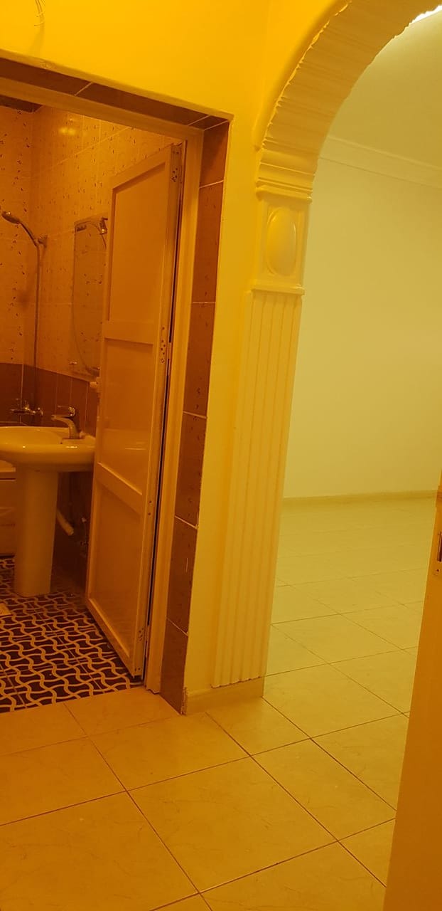 عماره 5 شقق للبيع في الملك فهد