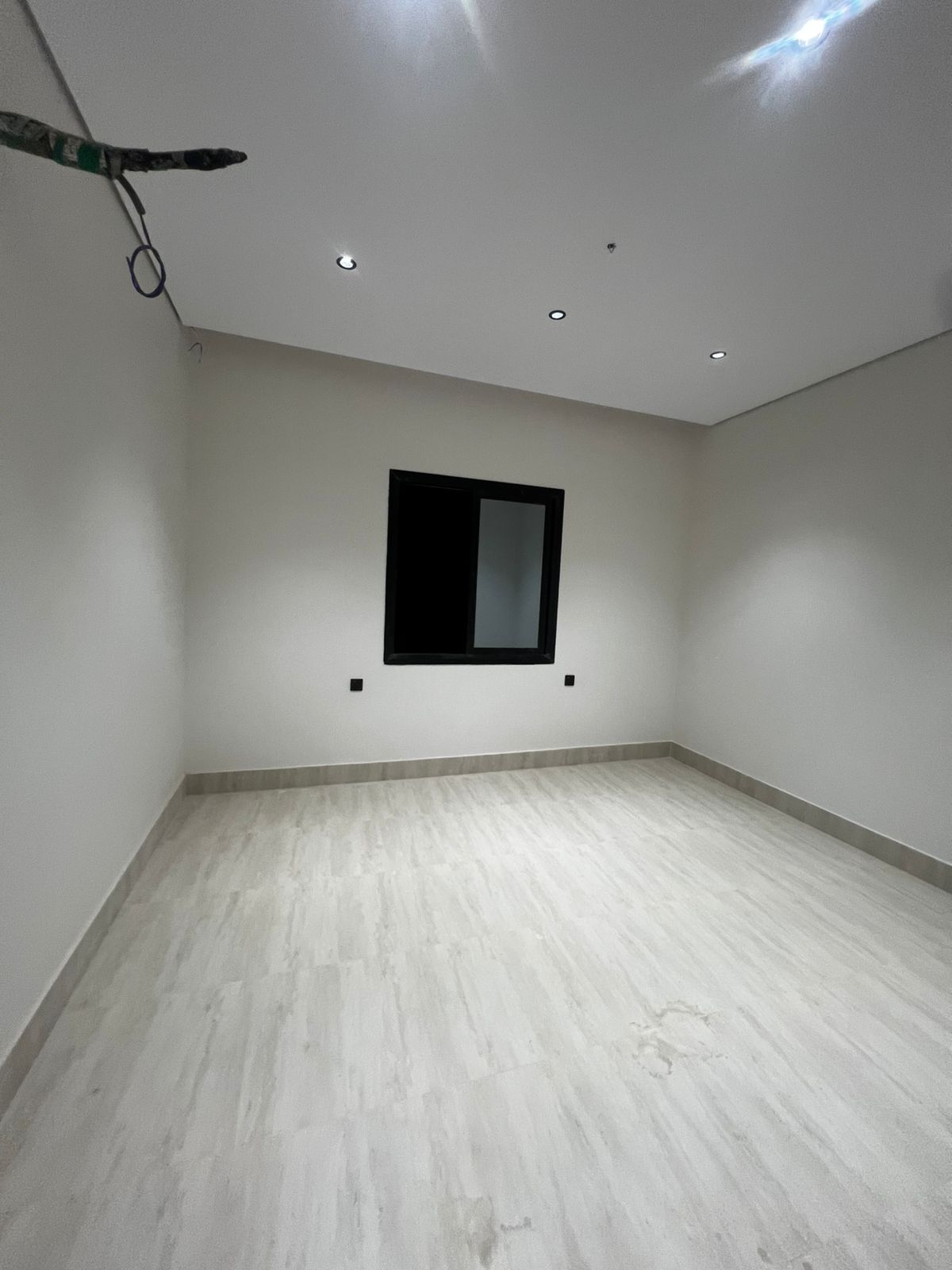 عمارة سكنية للبيع مخطط شرق الشفا ( البدراني ) 